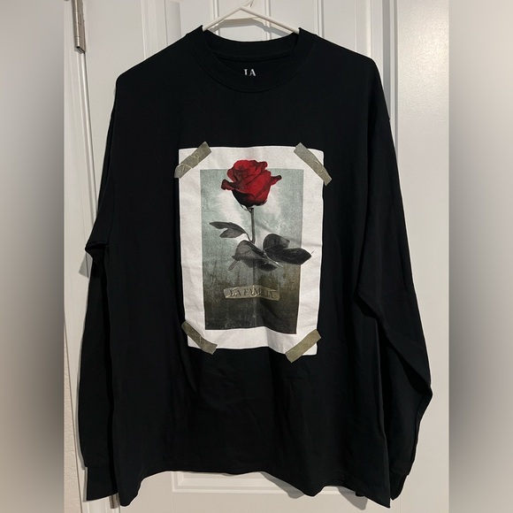 La Familia Spellout Rose Graphic Long Sleeve Tee - Picture 3 of 5